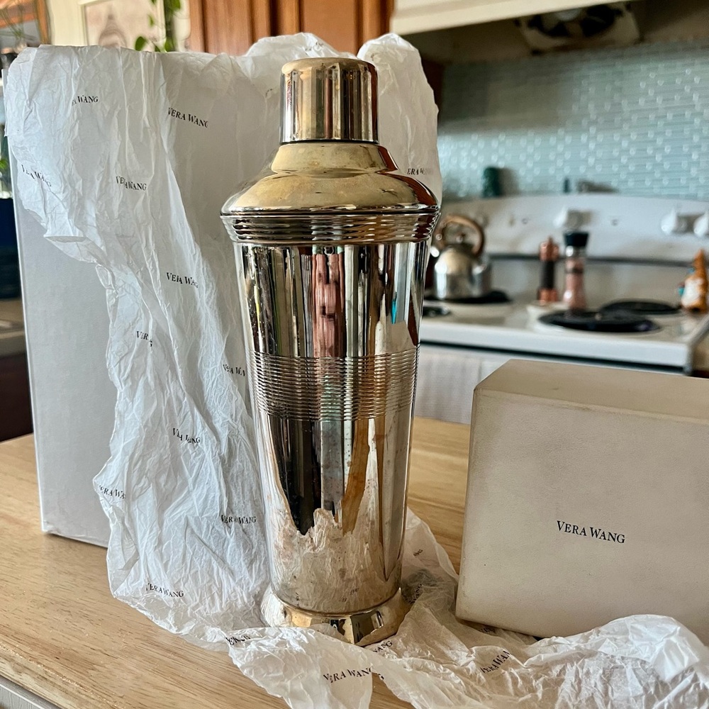 Vera Wang Silver Bar Accessories Cocktail Shaker